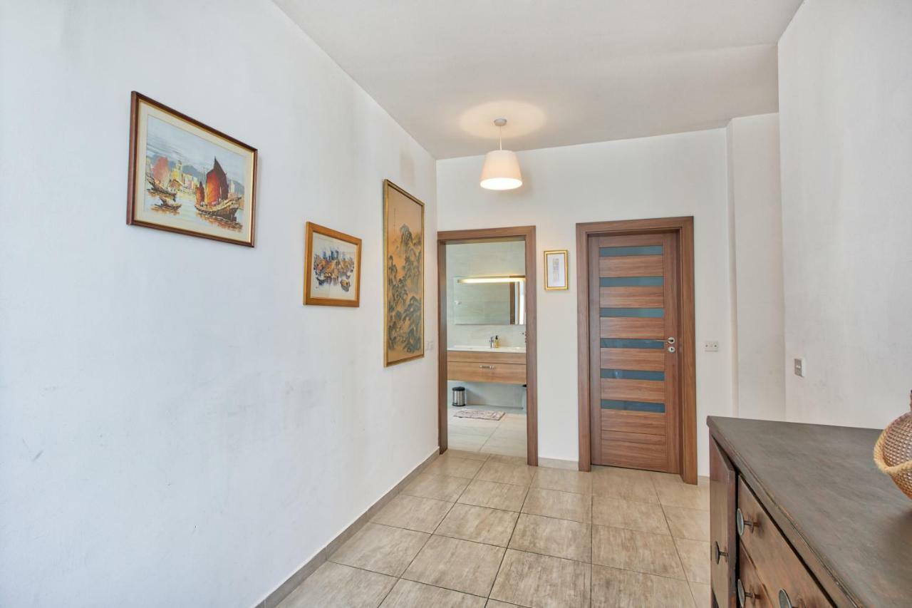 Appartement HV12 - Sea Front Penthouse with unique Views! à San Pawl il-Baħar Extérieur photo